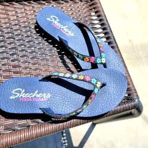 Skechers Cali Daisy Delight Yoga Foam Flip Flops